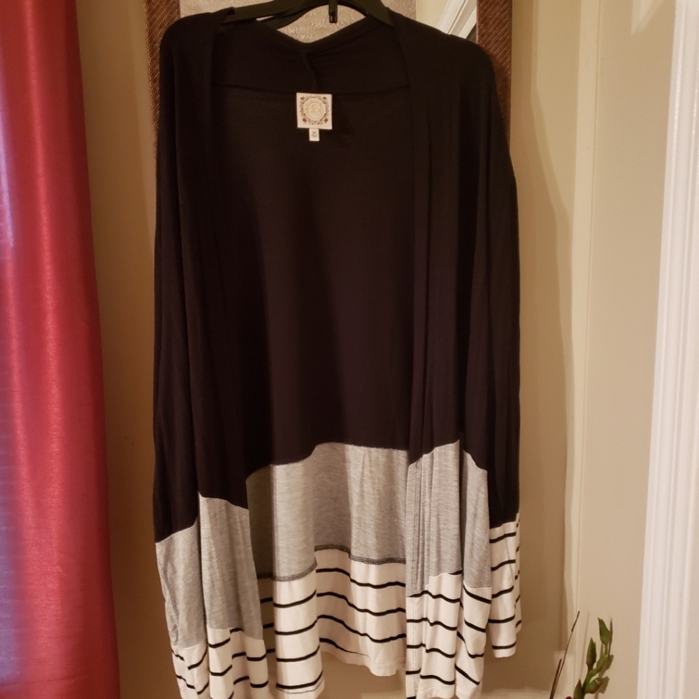 💙 PLUS Black/gray/white lightweight open cardigan